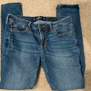 Hollister 28wx28l 7s